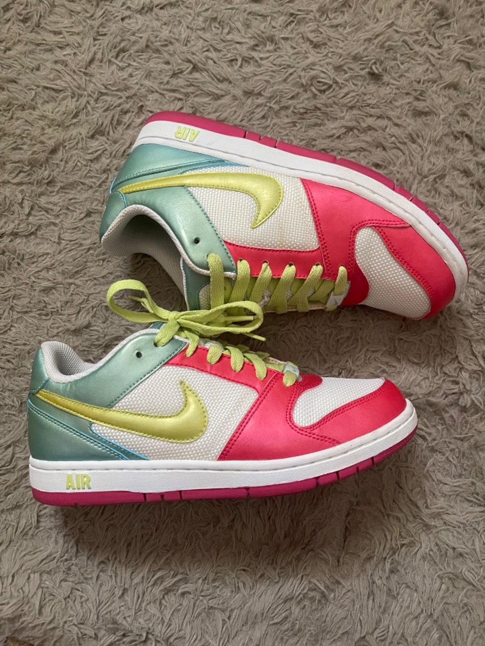 Nike Shoes - Picture 3 of 6
